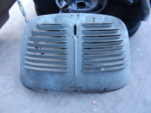 Renault 4cv : capot moteur