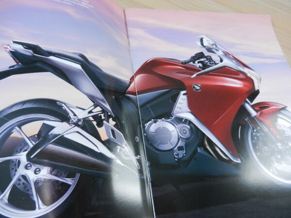 Catalogue Honda VFR 1200F 2010 – Image 3