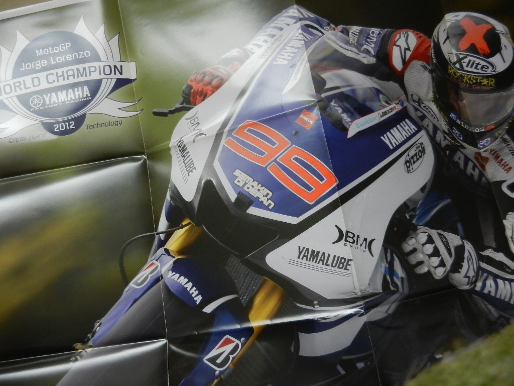 Catalogue Yamaha 2013 Poster Gamme Motos – Image 3