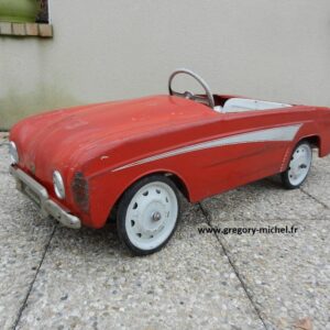Voiture a pédales Renault Dauphine Devillaine