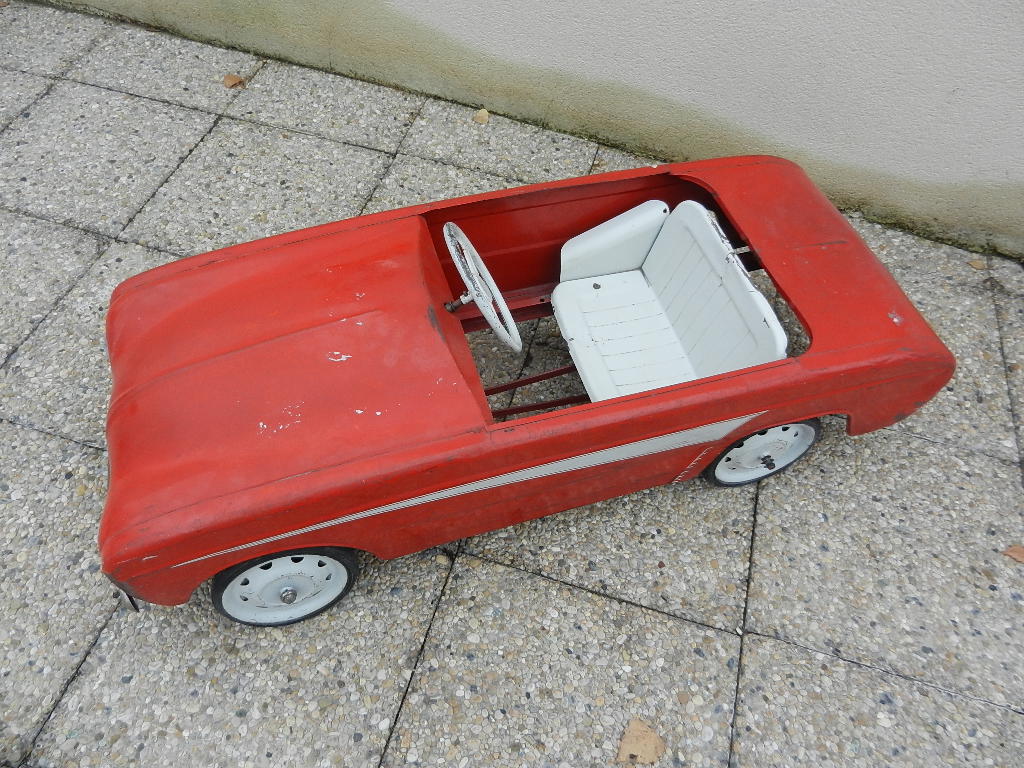 Voiture a pédales Renault Dauphine Devillaine – Image 19