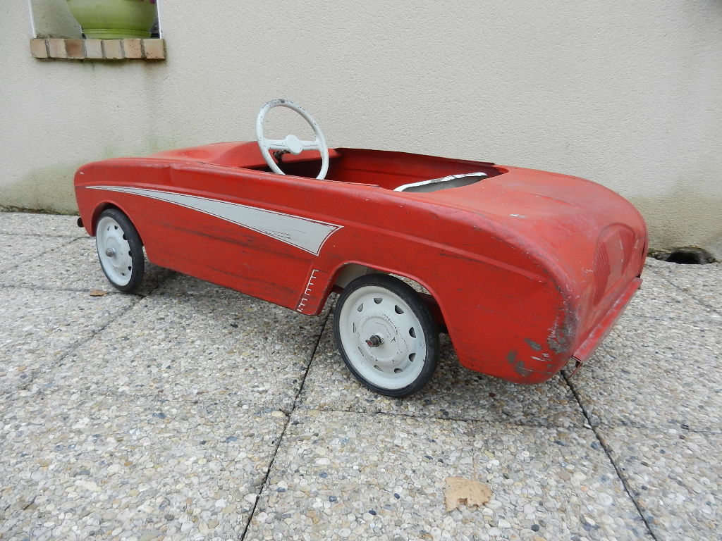 Voiture a pédales Renault Dauphine Devillaine – Image 16