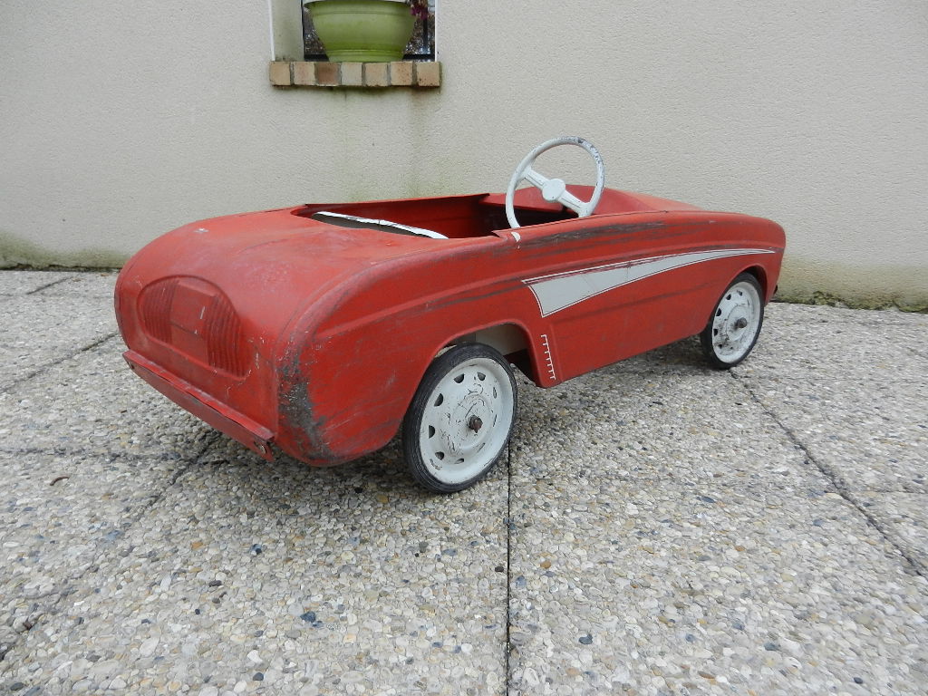 Voiture a pédales Renault Dauphine Devillaine – Image 13