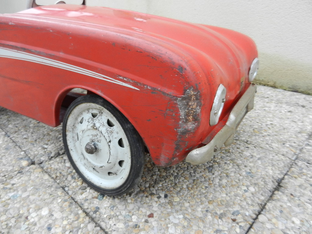 Voiture a pédales Renault Dauphine Devillaine – Image 5