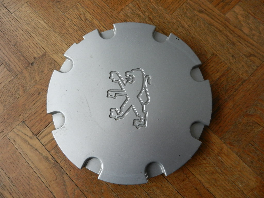 Peugeot 205 Gentry / 405 SRI enjoliveur / centre de roue alu