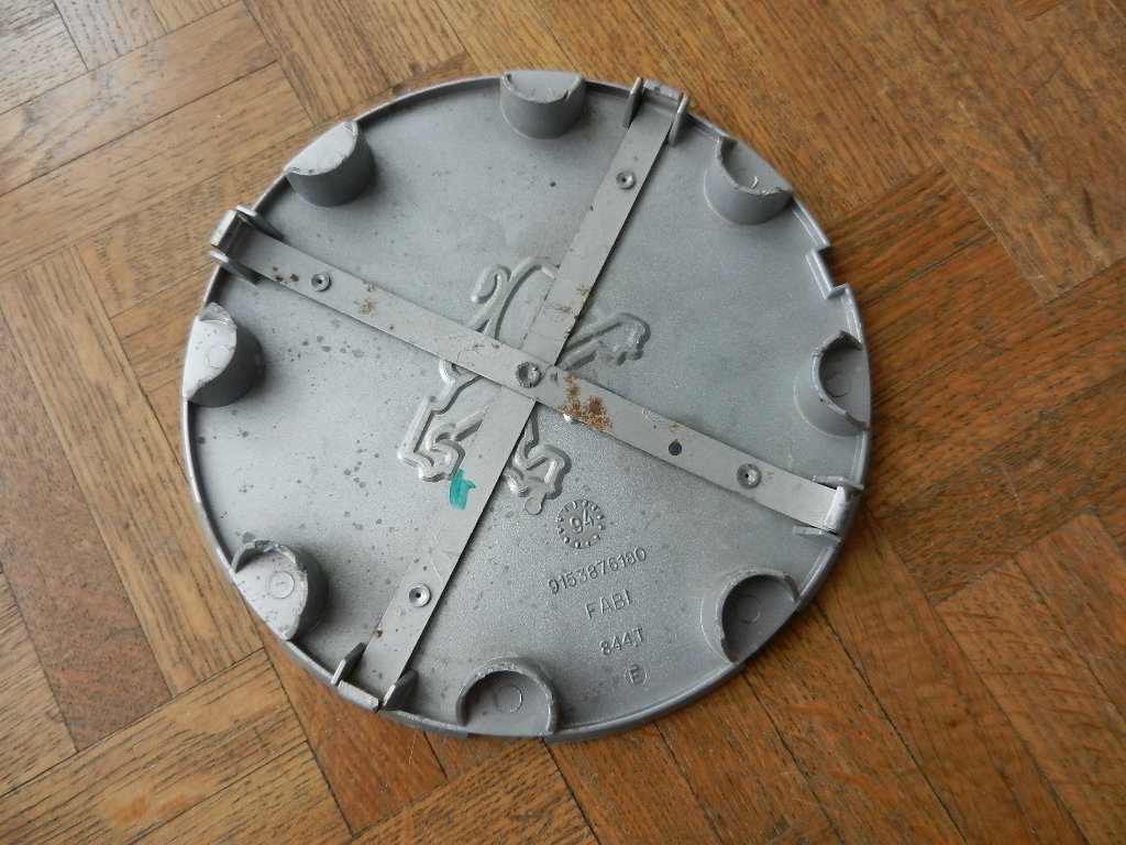 Peugeot 205 Gentry / 405 SRI enjoliveur / centre de roue alu – Image 2