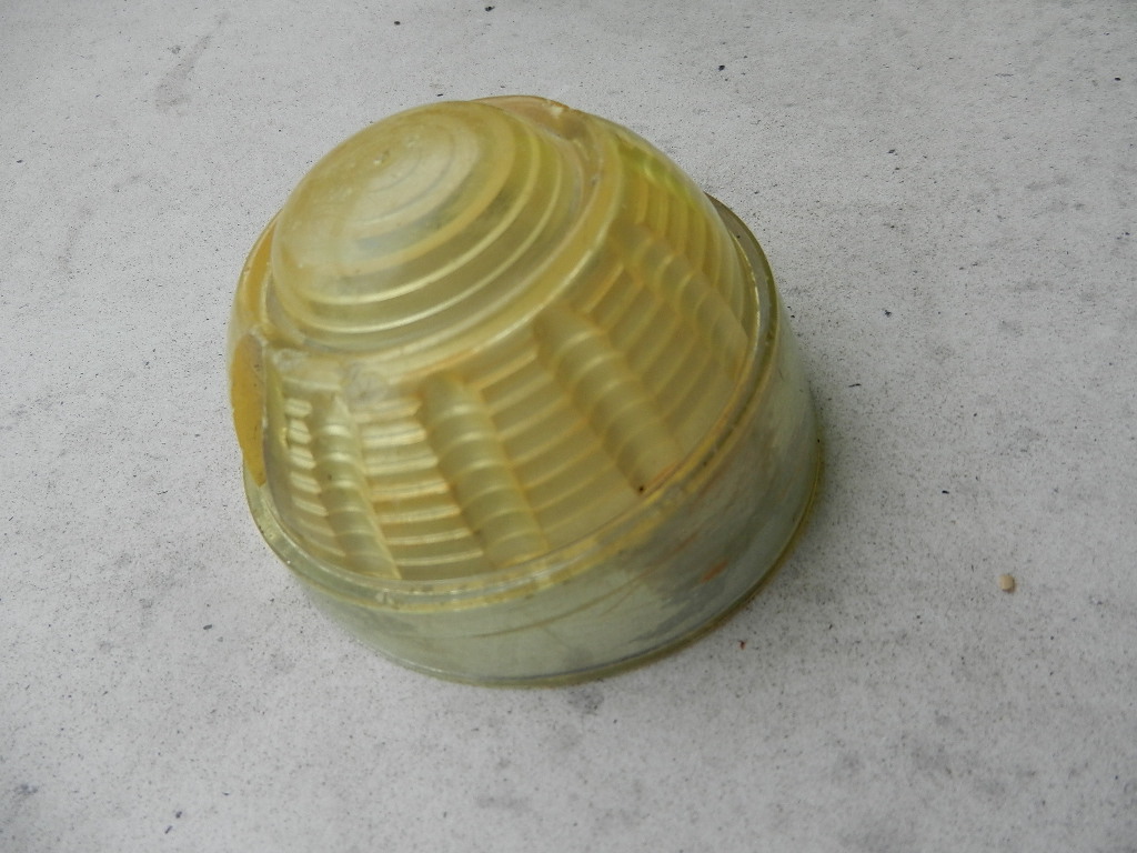 Simca Aronde 1300 A90 cabochon clignotant rond – Image 2