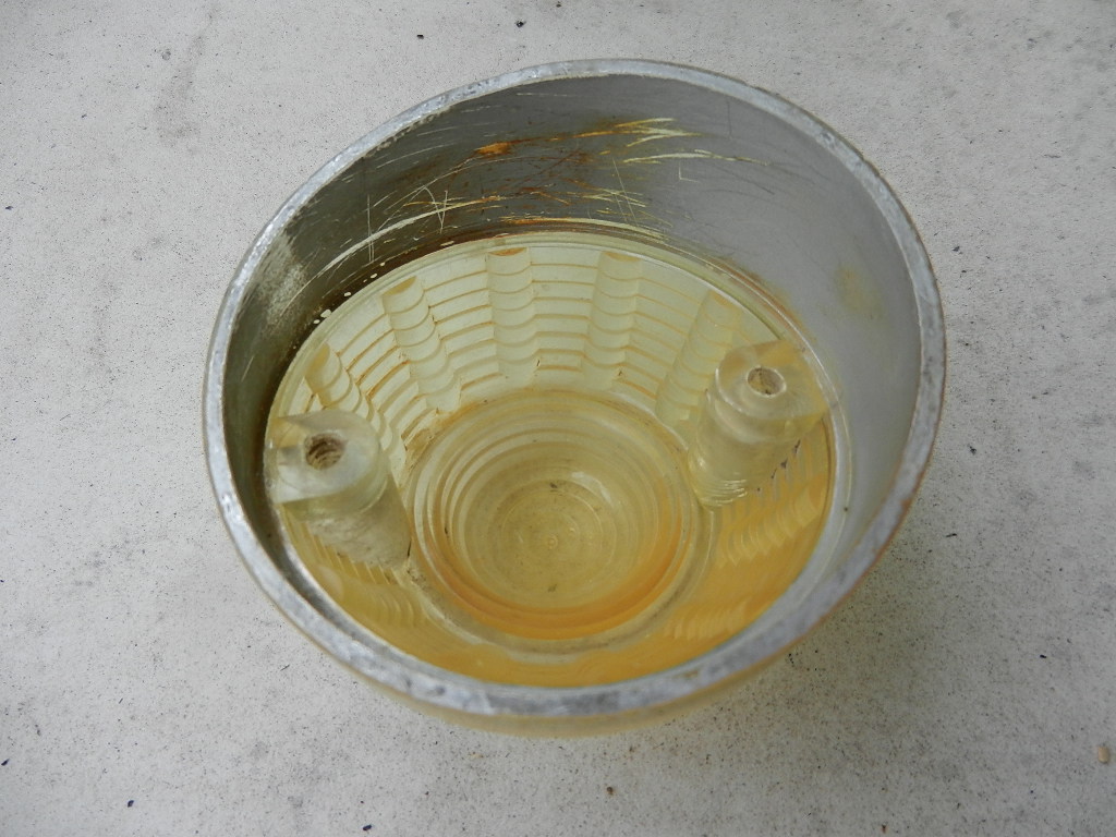 Simca Aronde 1300 A90 cabochon clignotant rond – Image 3