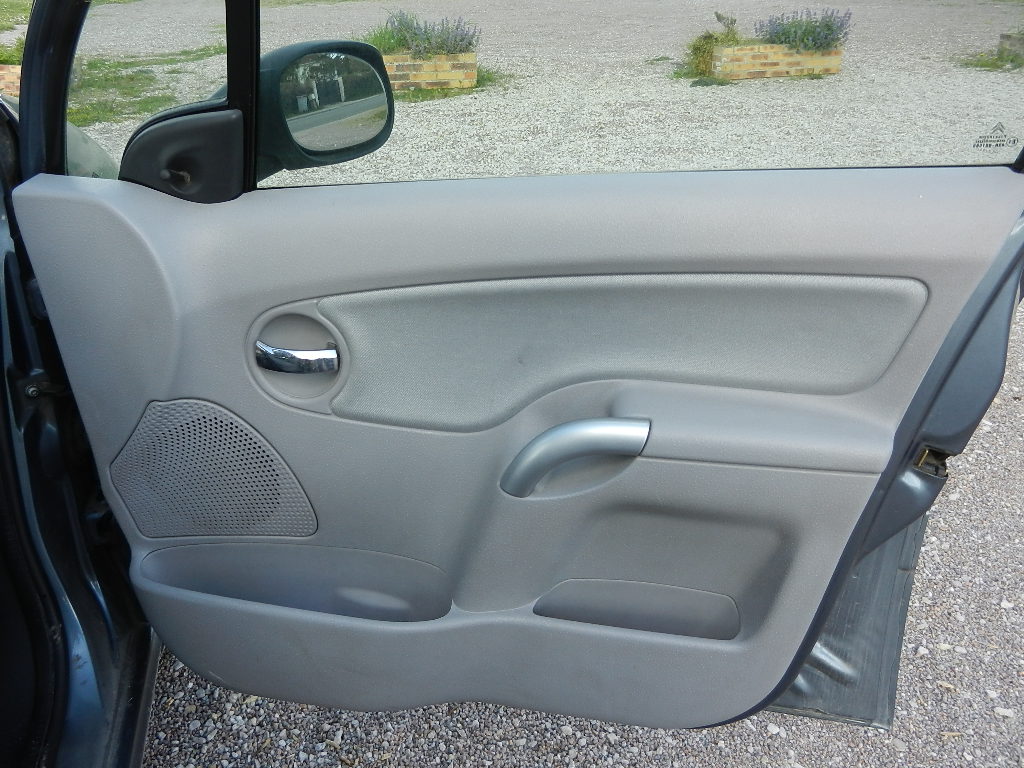 Citroën C3 TIC TAC 1.4 HDI 70 cv 2006 – Image 6