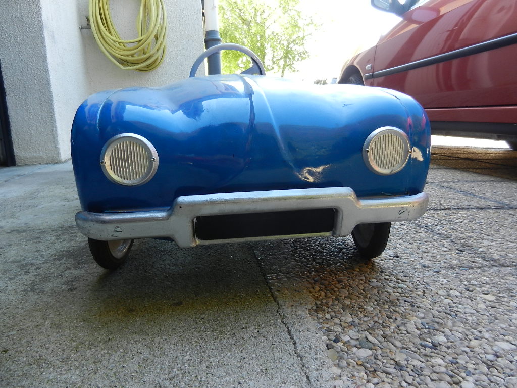 Voiture a pédales Renault Dauphine Devillaine frères – Image 15