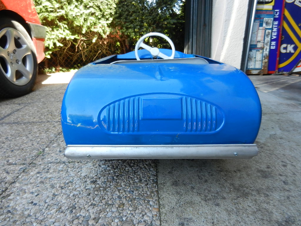 Voiture a pédales Renault Dauphine Devillaine frères – Image 12