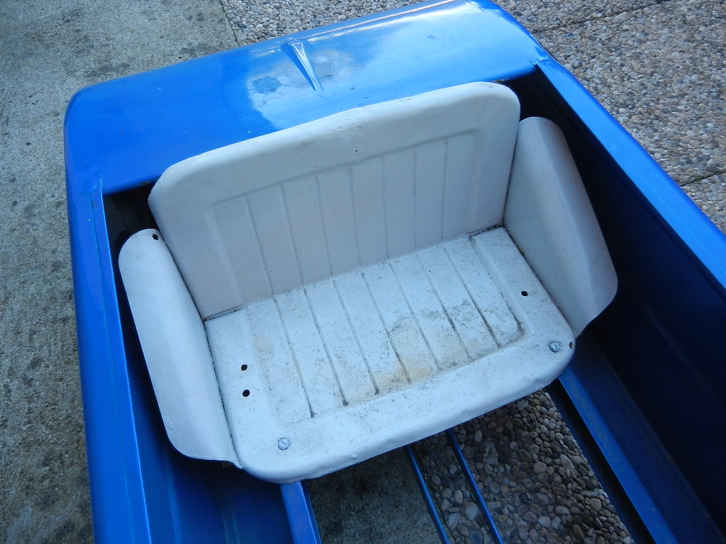 Voiture a pédales Renault Dauphine Devillaine frères – Image 6